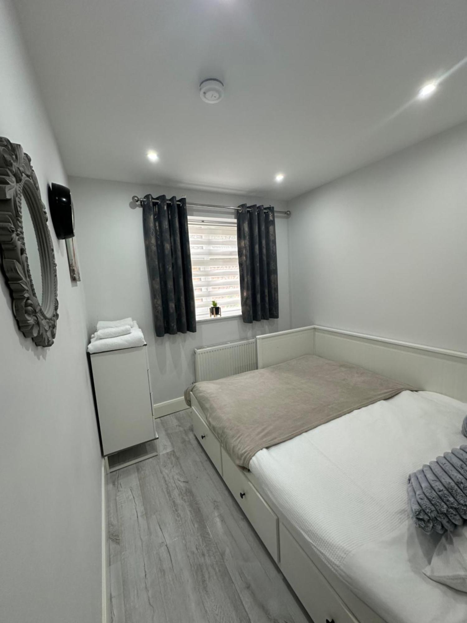Apartament Luxury House Greenford  Zewnętrze zdjęcie